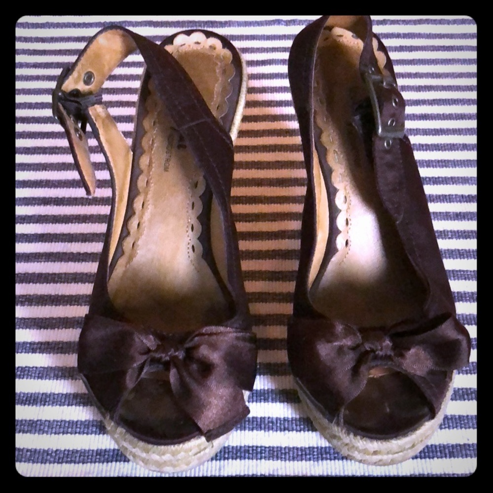 Boutique Nordstrom Size 4 Wedge
